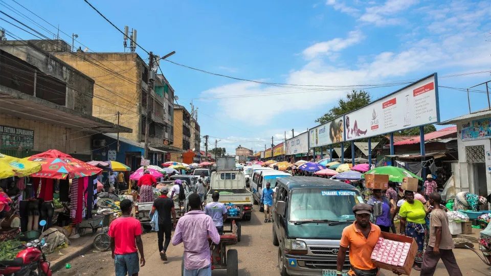 Município de Maputo quer reorganizar comércio informal na Baixa