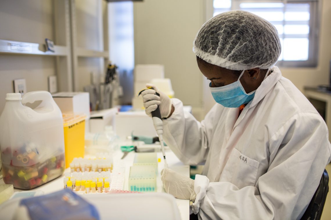 Moçambique começa produzir medicamentos injectáveis e vacinas este ano