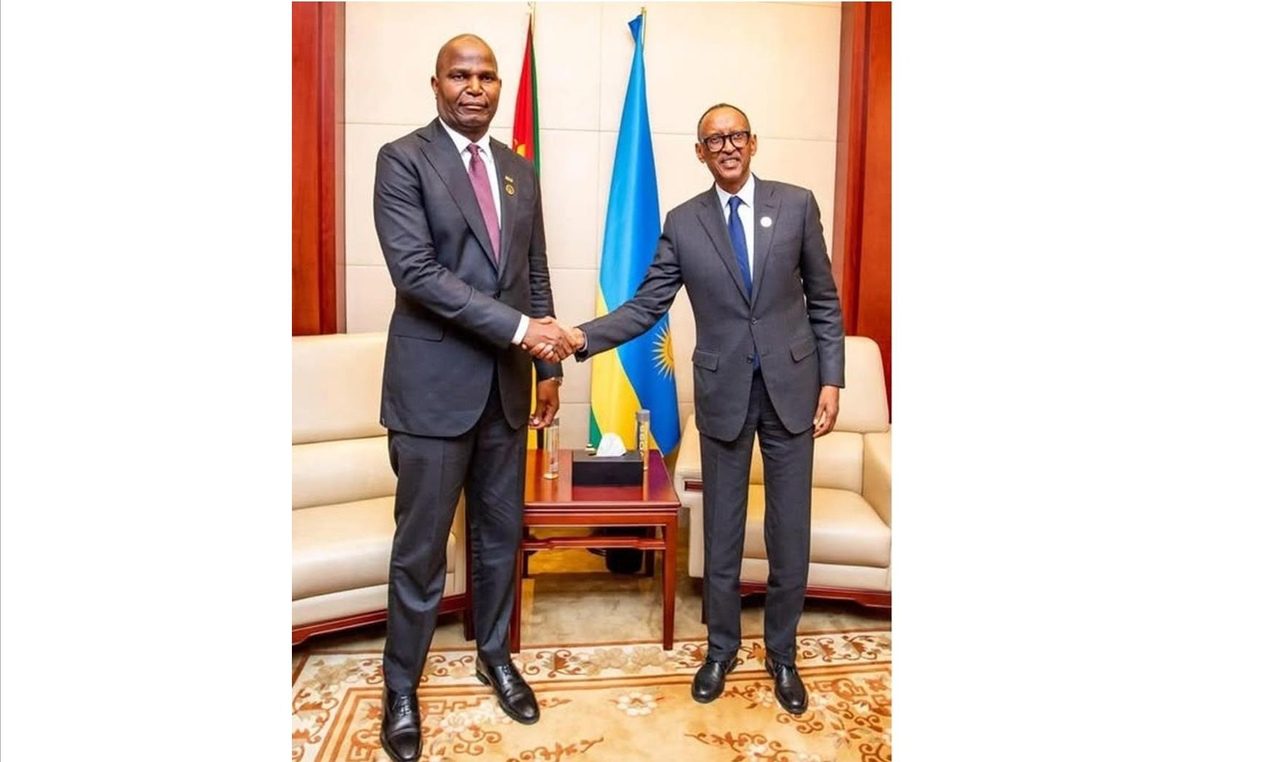 Pr em ruanda para uma visita de trabalho