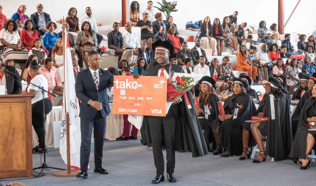 Bci distingue melhores graduados da universidade politécnica