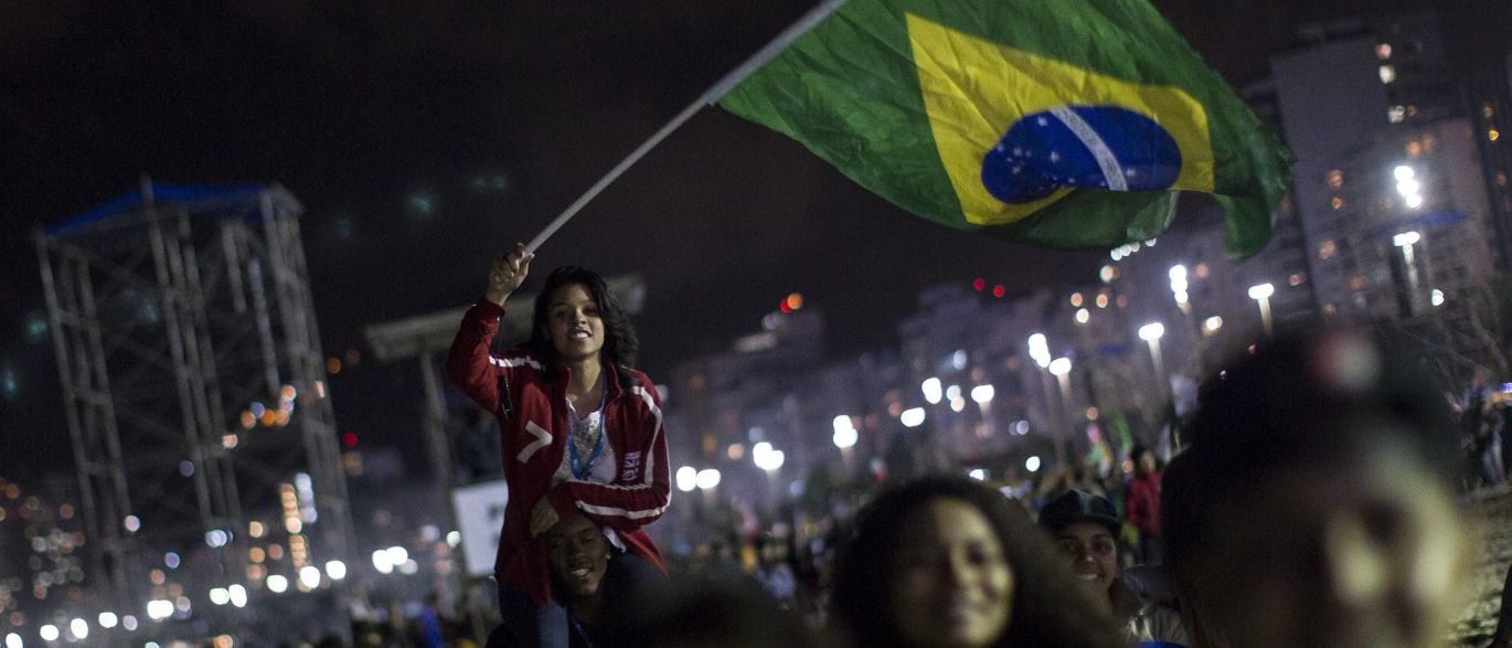 Brasil. esquerda sai à rua pela soberania e direita defende