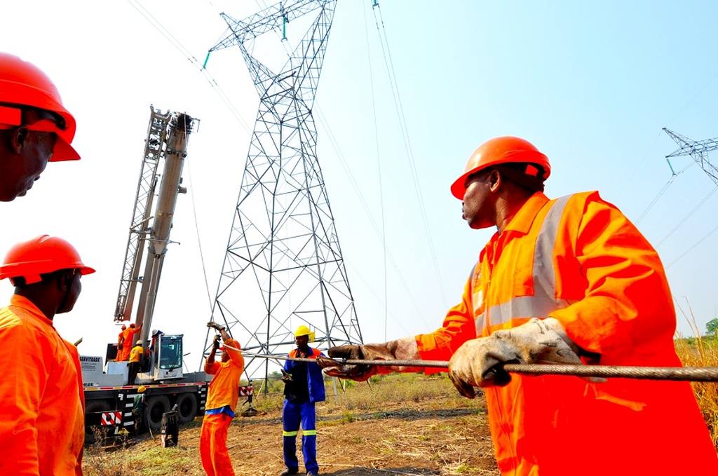 Edm alia se à exxonmobil para electrificar sede do posto administrativo