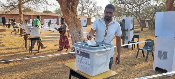 Malawi: prossegue contagem de votos das eleições gerais