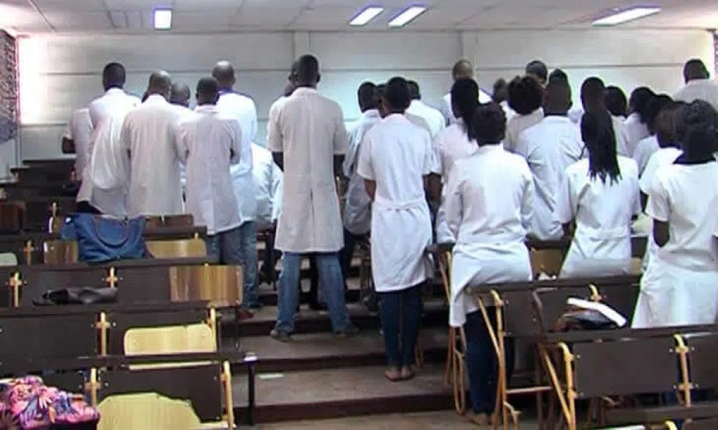 Ordem dos médicos trava inscrição de graduados da universidade alberto