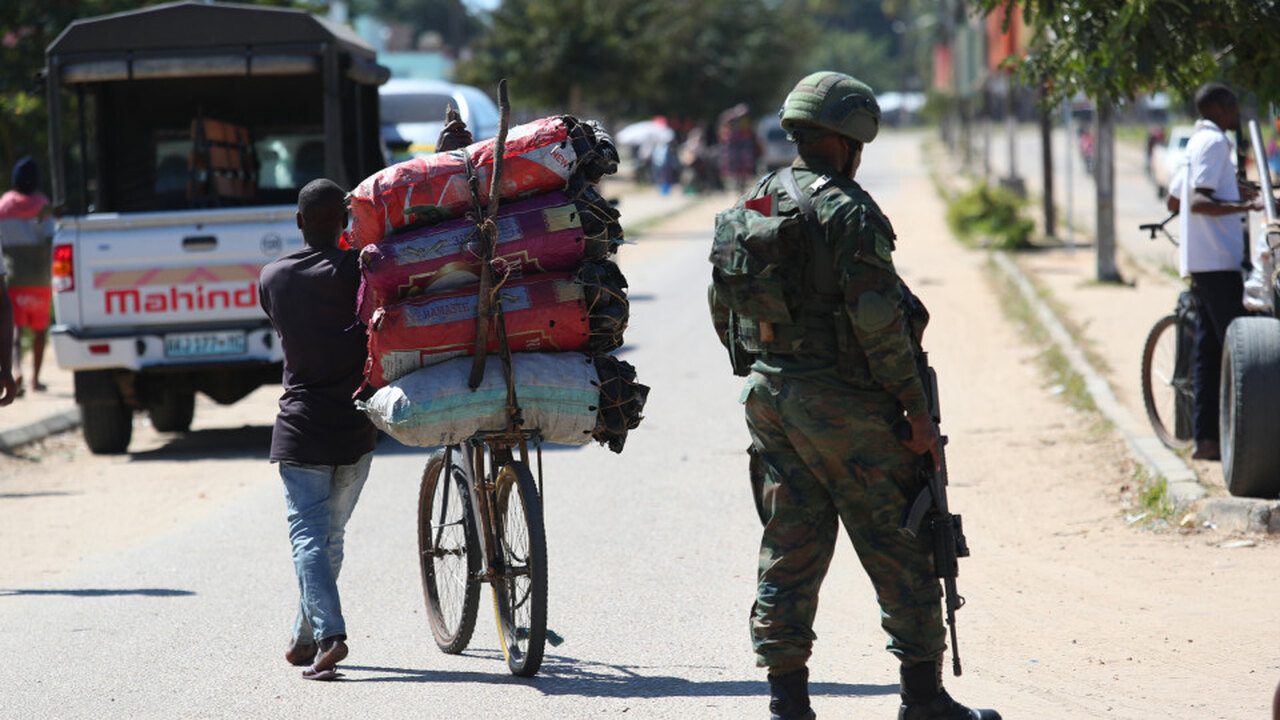 Populares exigem retirada de militares moçambicanos em mocímboa da praia