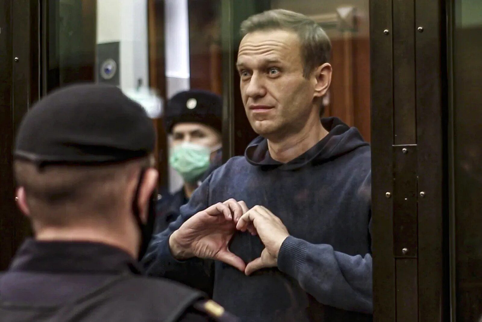“testes estrangeiros provam que alexei navalny foi envenenado na prisão”