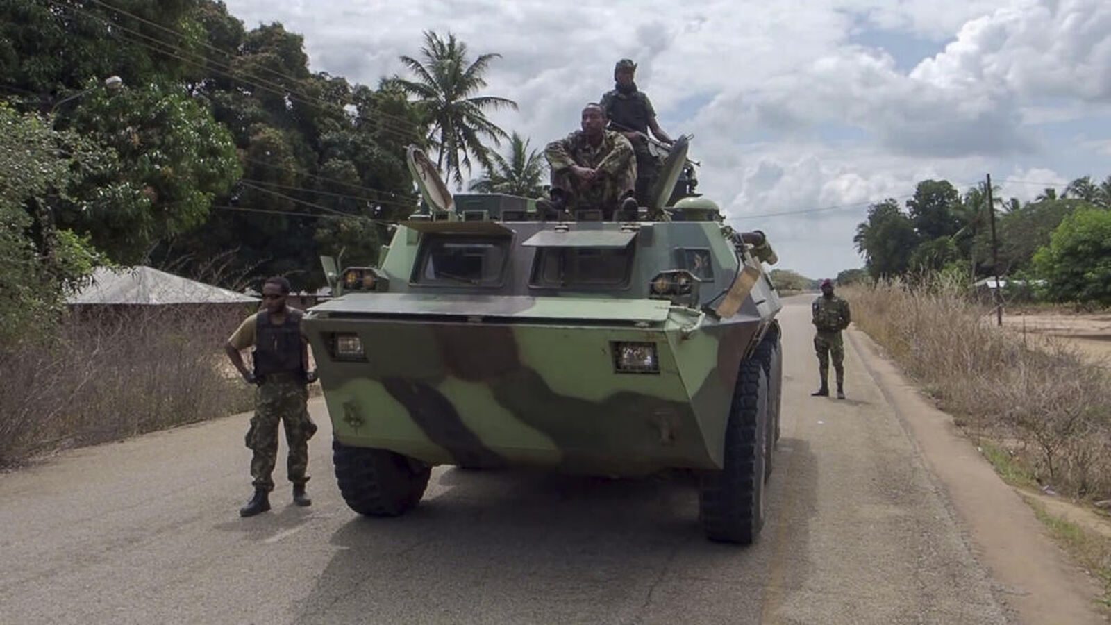 União europeia afasta envio de armamento letal a moçambique