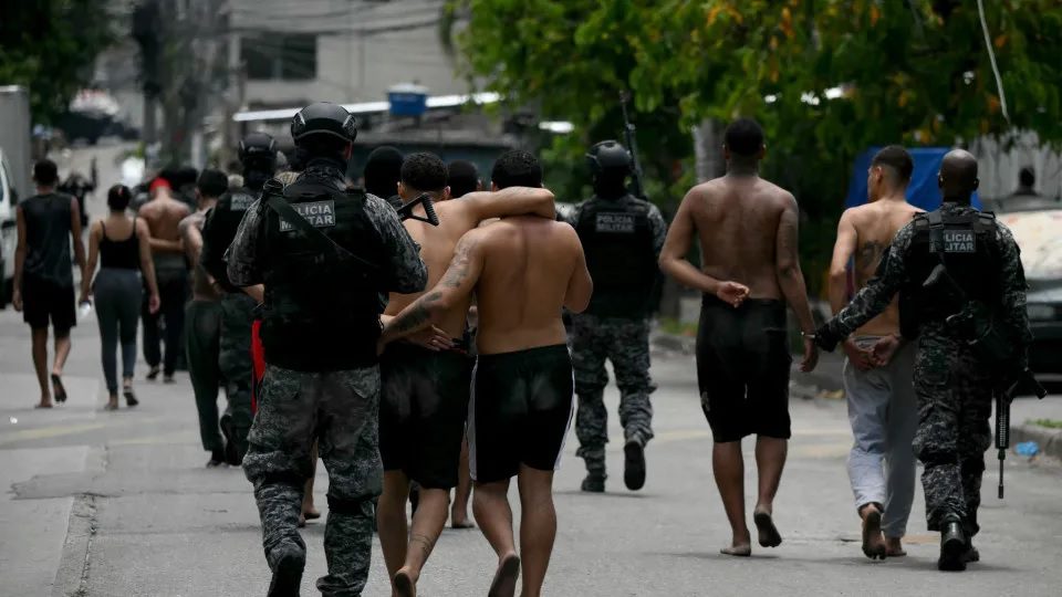 Brasil: sobe para 121, o número de mortos em megaoperação