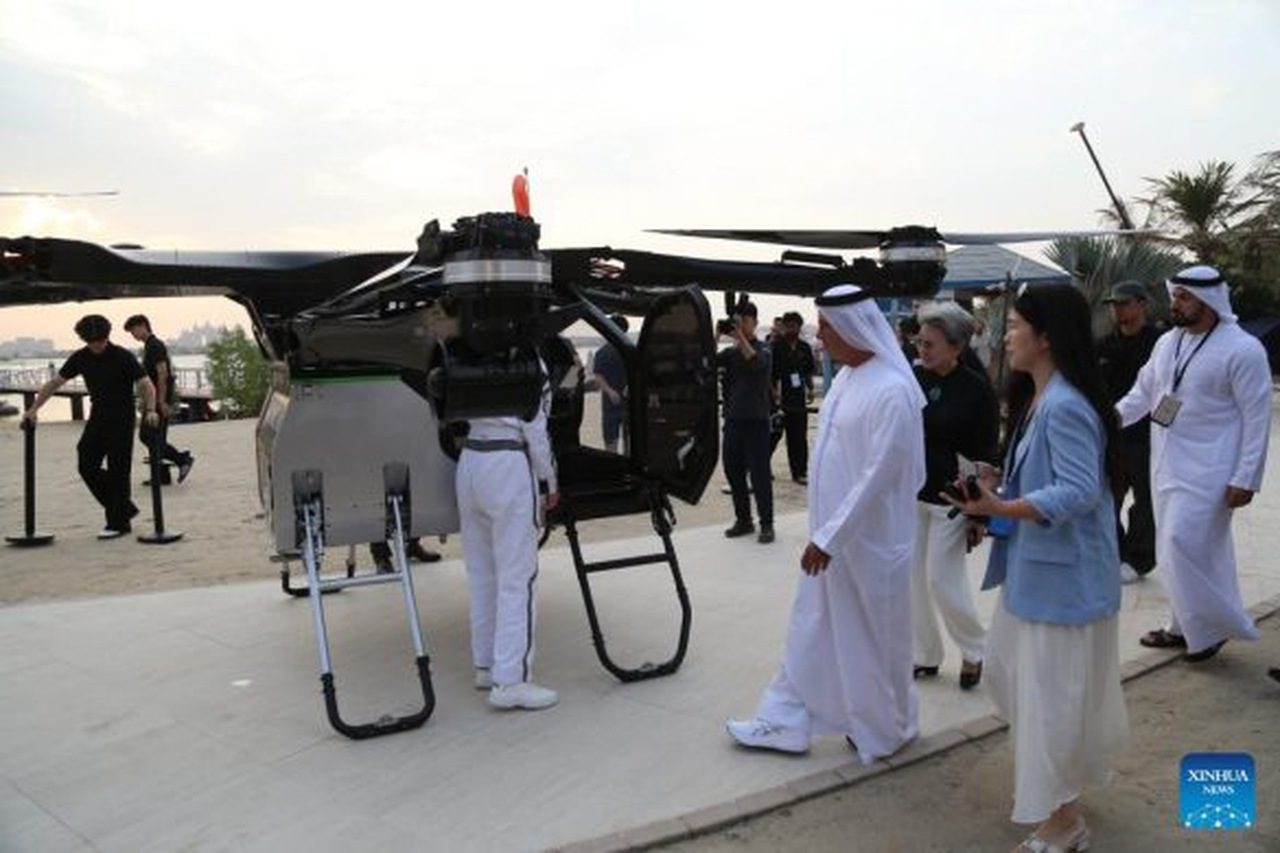 Dubai planeia ter carros voadores nos seus céus em 2026