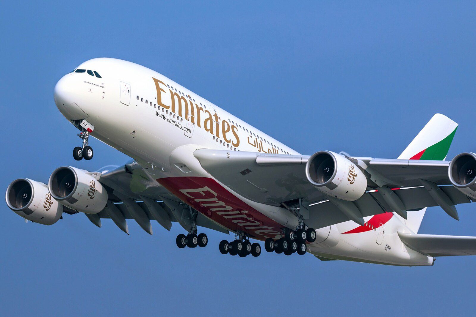 Emirates suspende emissão de bilhetes em moçambique devido à escassez