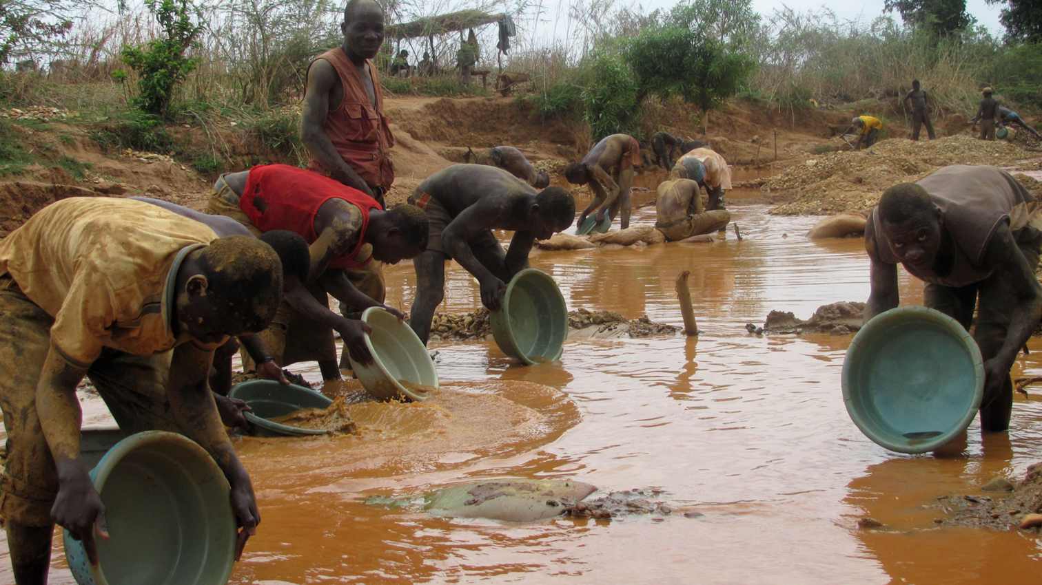 Manica: abertura de processos crime contra 5 empresas de mineração envolvidas