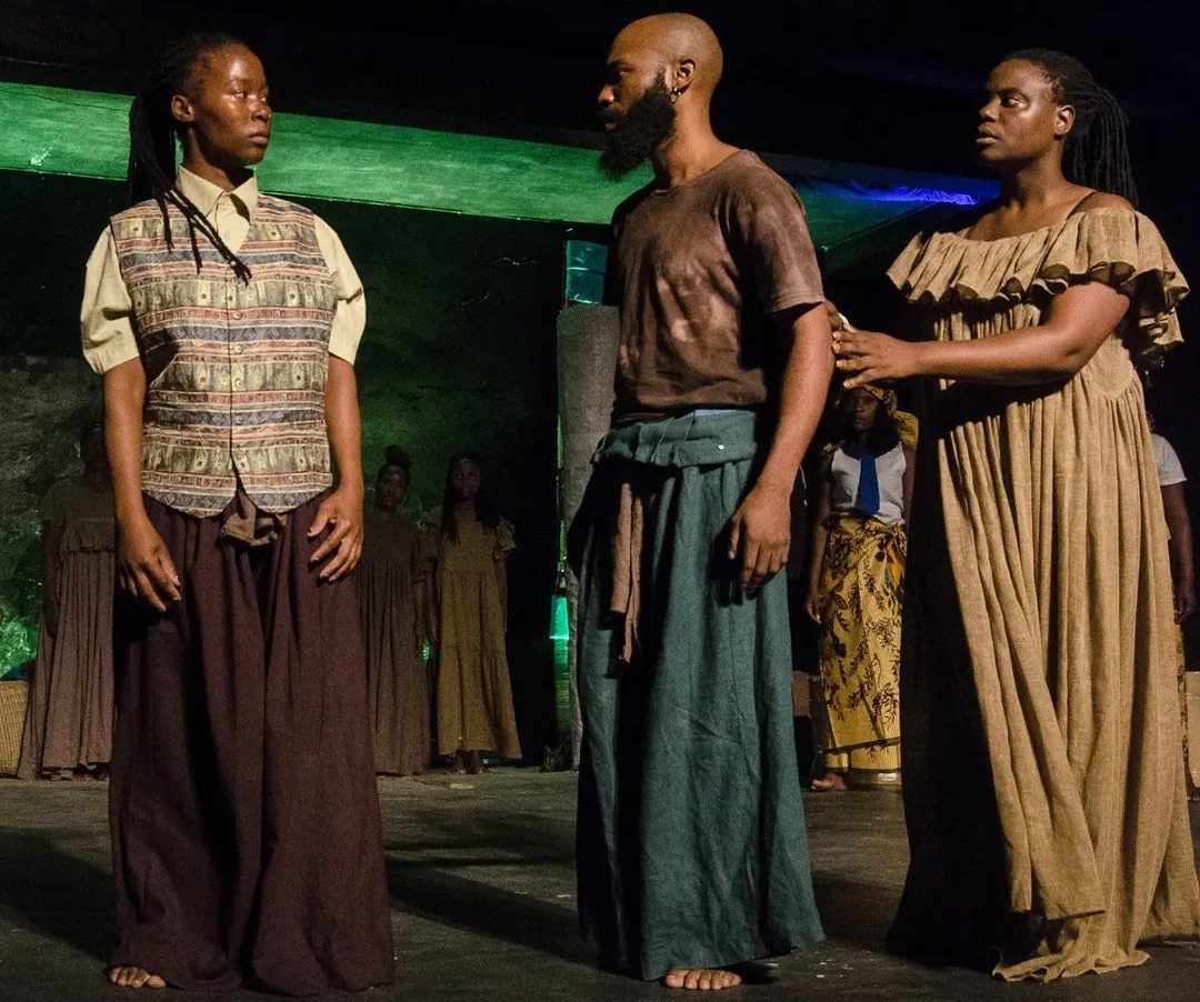 “para lá das palavras ii” em palco na casa velha