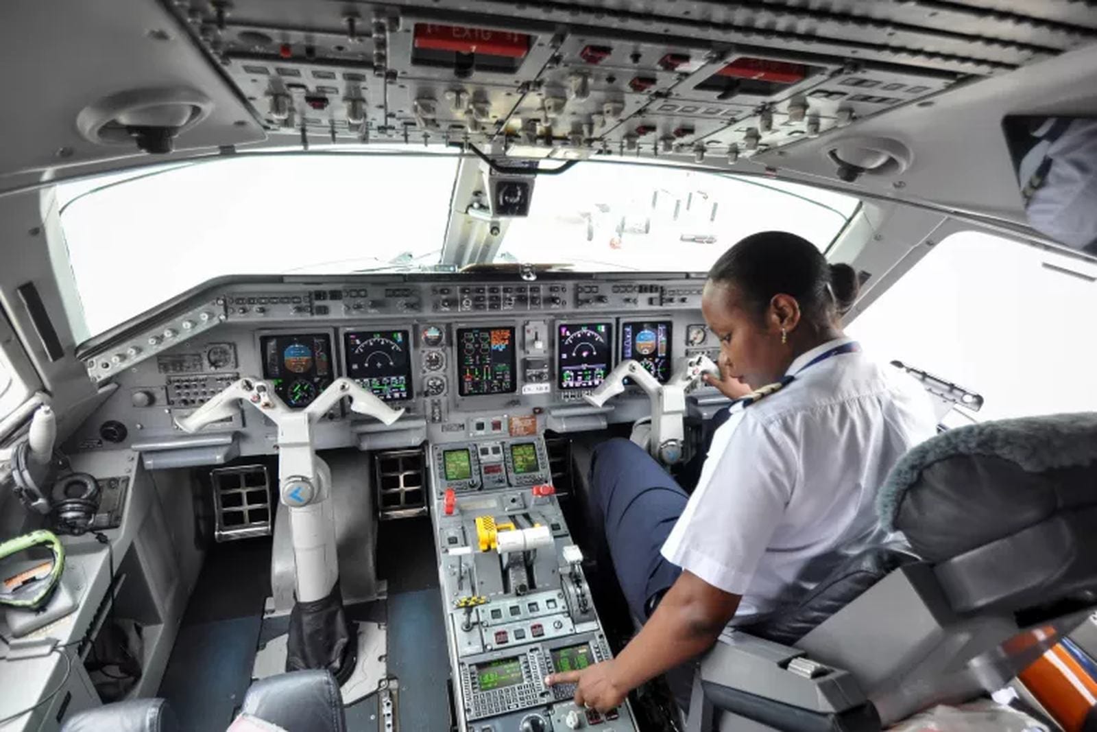 Pilotos da lam recebem salários 'sentados em casa', com kondic