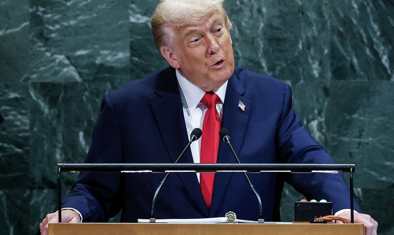 Trump recebe zelensky e anuncia encontro com putin