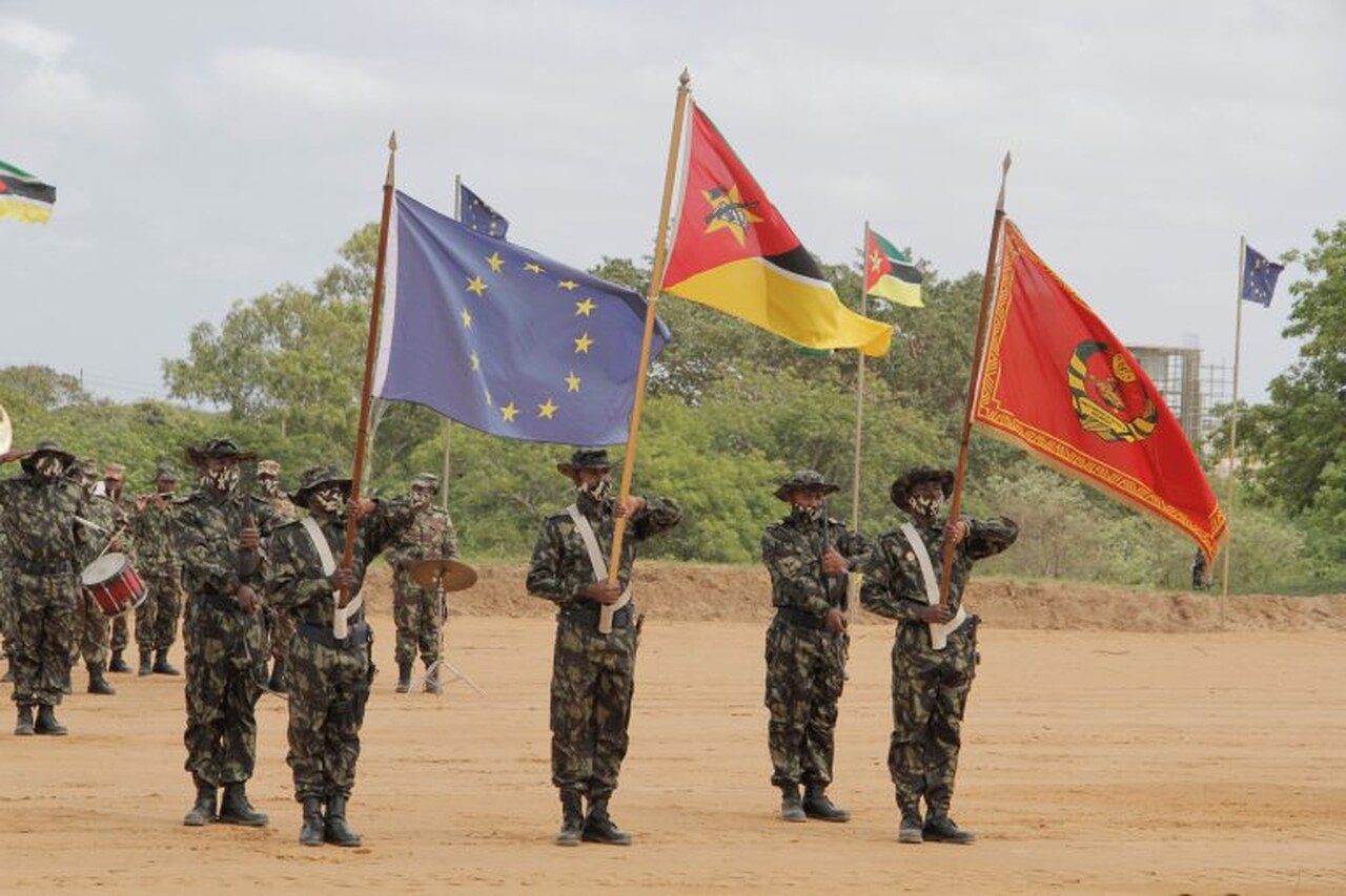 União europeia deixa em “banho maria” apoio bélico a moçambique