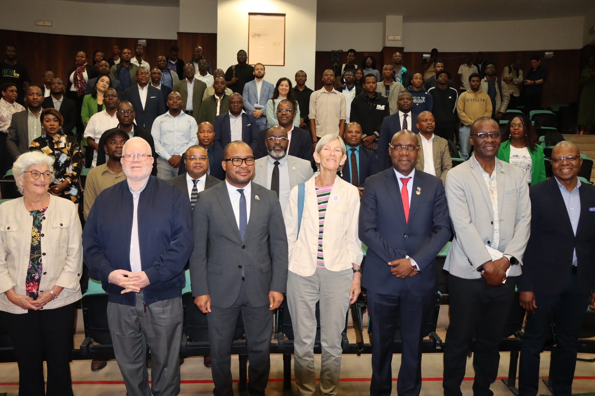 Uem aposta na construção do futuro digital em moçambique