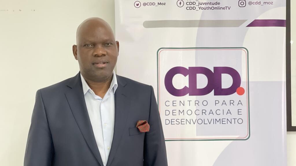 Adriano nuvunga comparece ao tribunal para julgamento