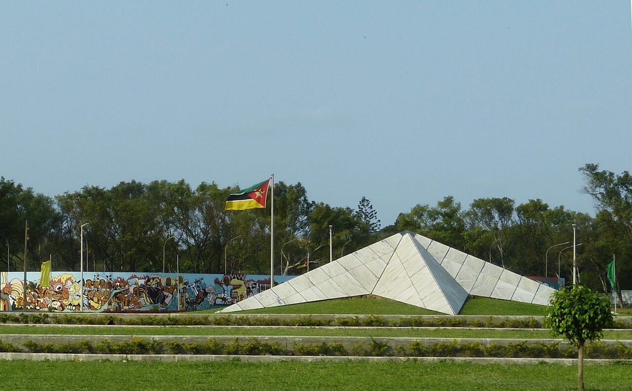 Encontrados corpos na praça dos heróis moçambicanos
