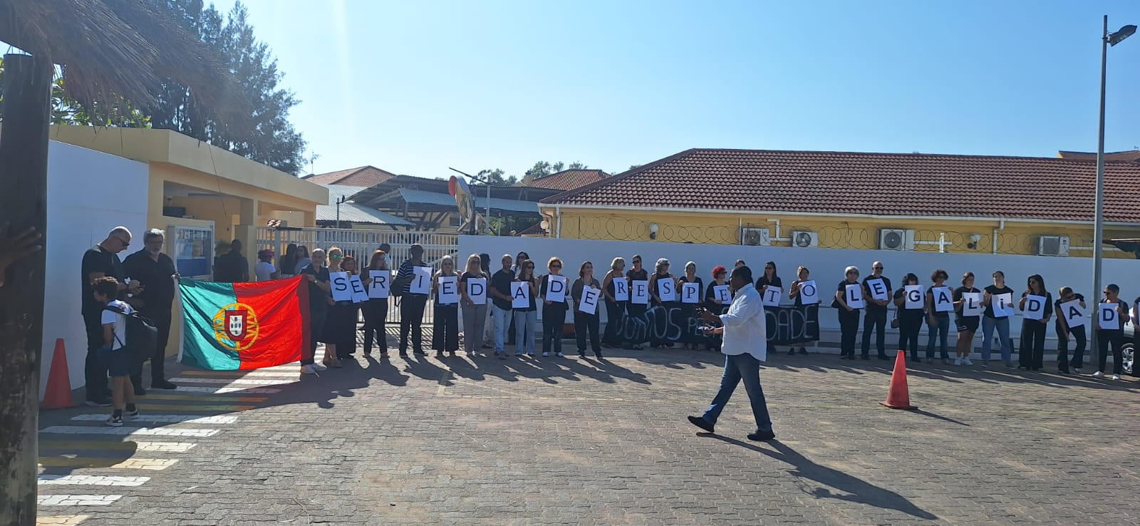Professores da escola portuguesa voltam a paralisar actividades em maputo