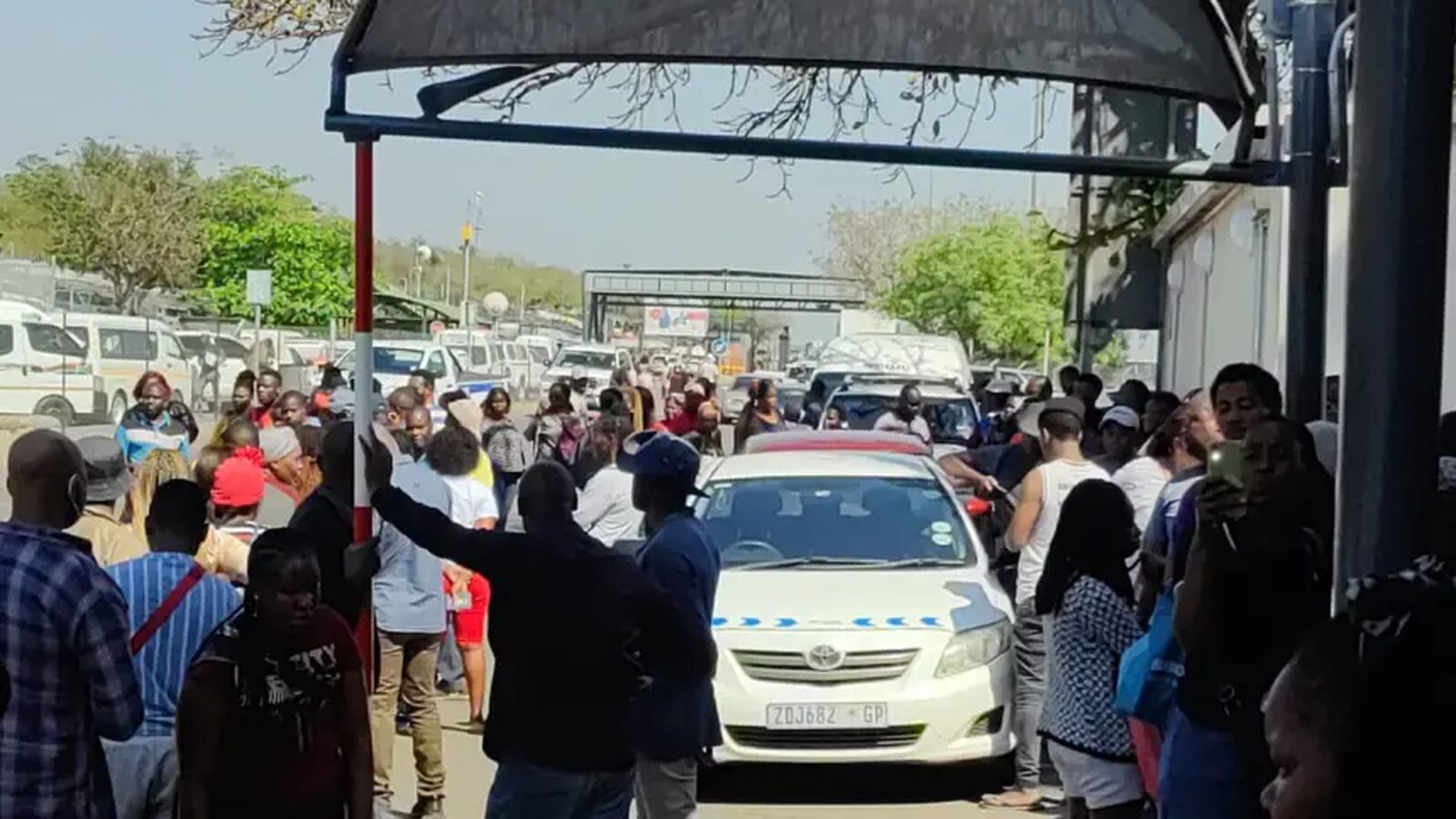 Activista sul africano denuncia “caos” no atendimento na fronteira de lebombo