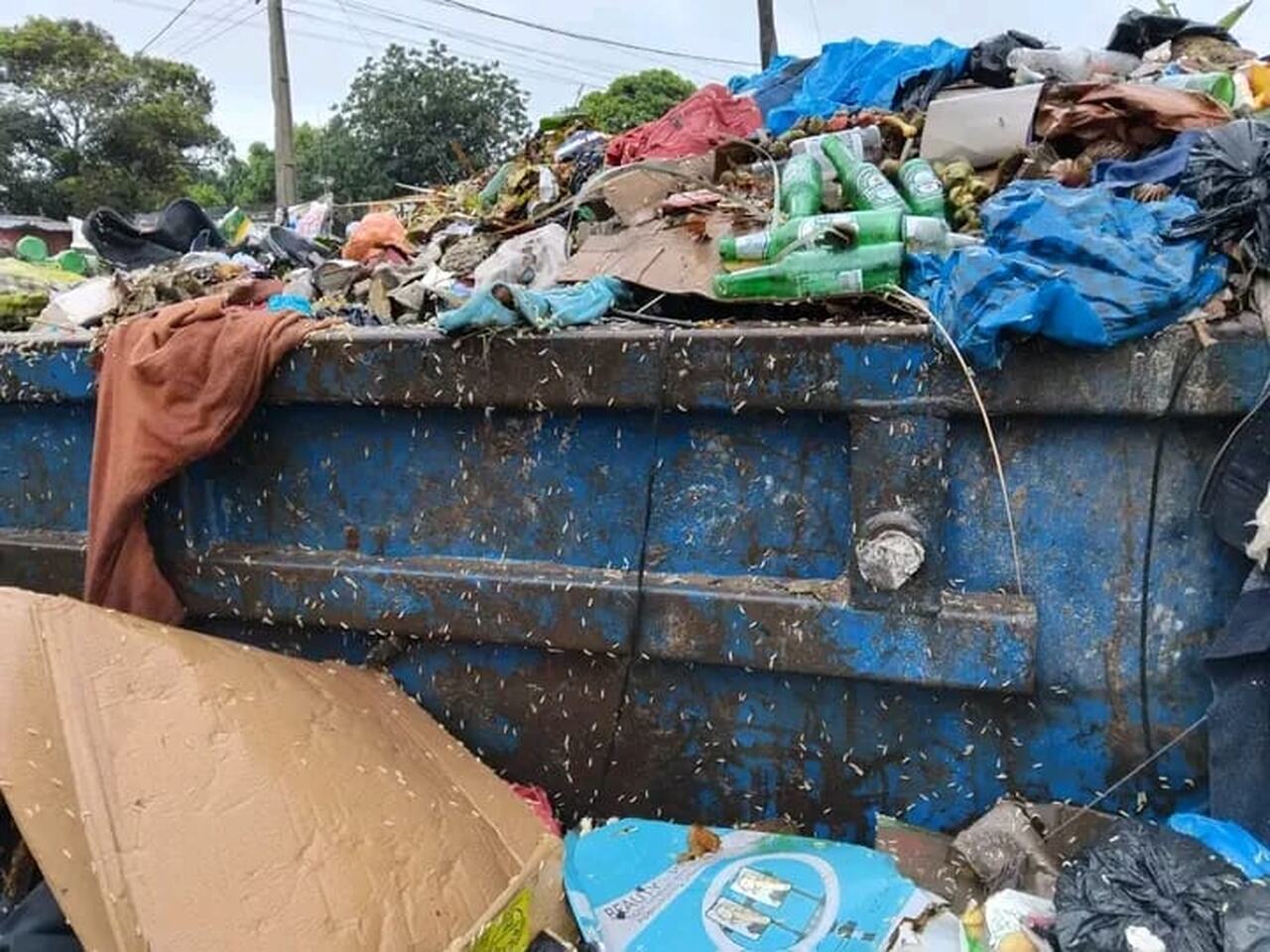 Acúmulo de lixo em Maputo preocupa moradores e facilita entrada