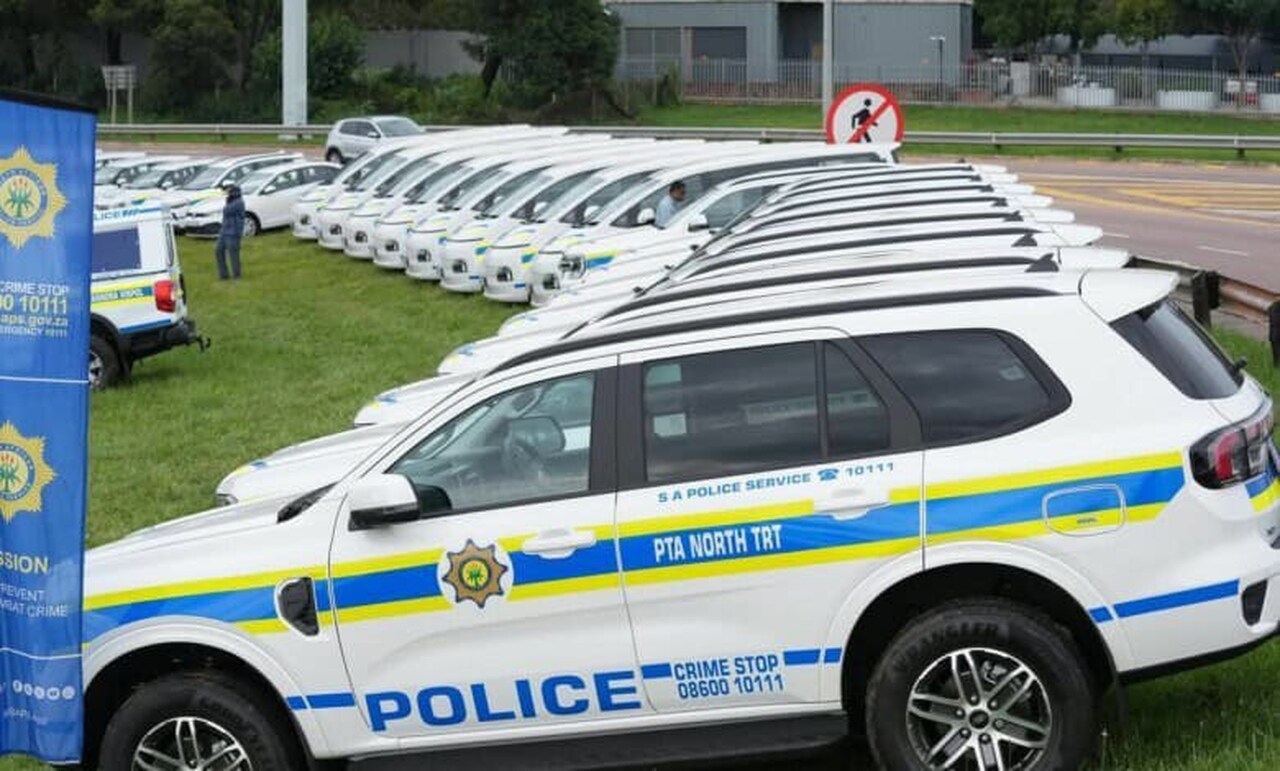 Autoridades sul africanas reforçam frota policial com 162 novos carros na
