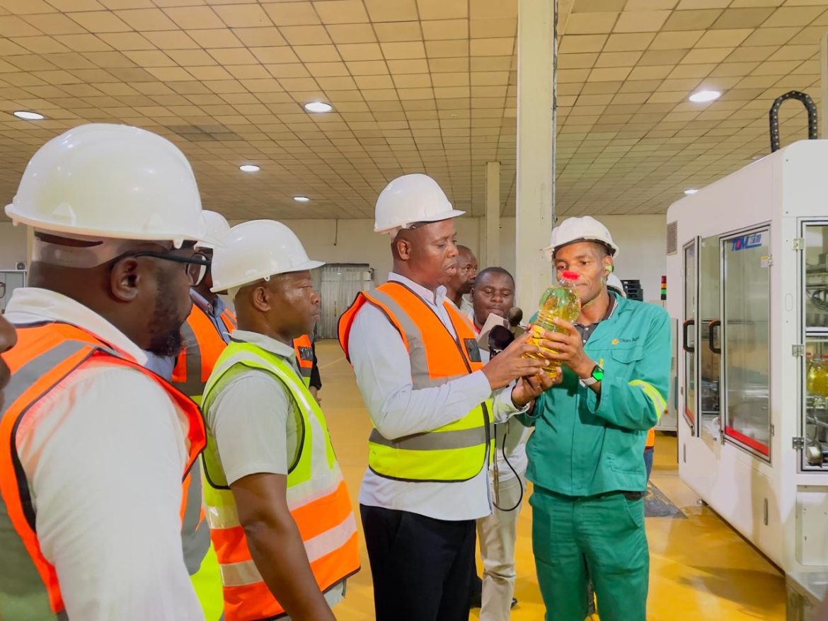 Governador de maputo monitora produtos alimentares para quadra festiva