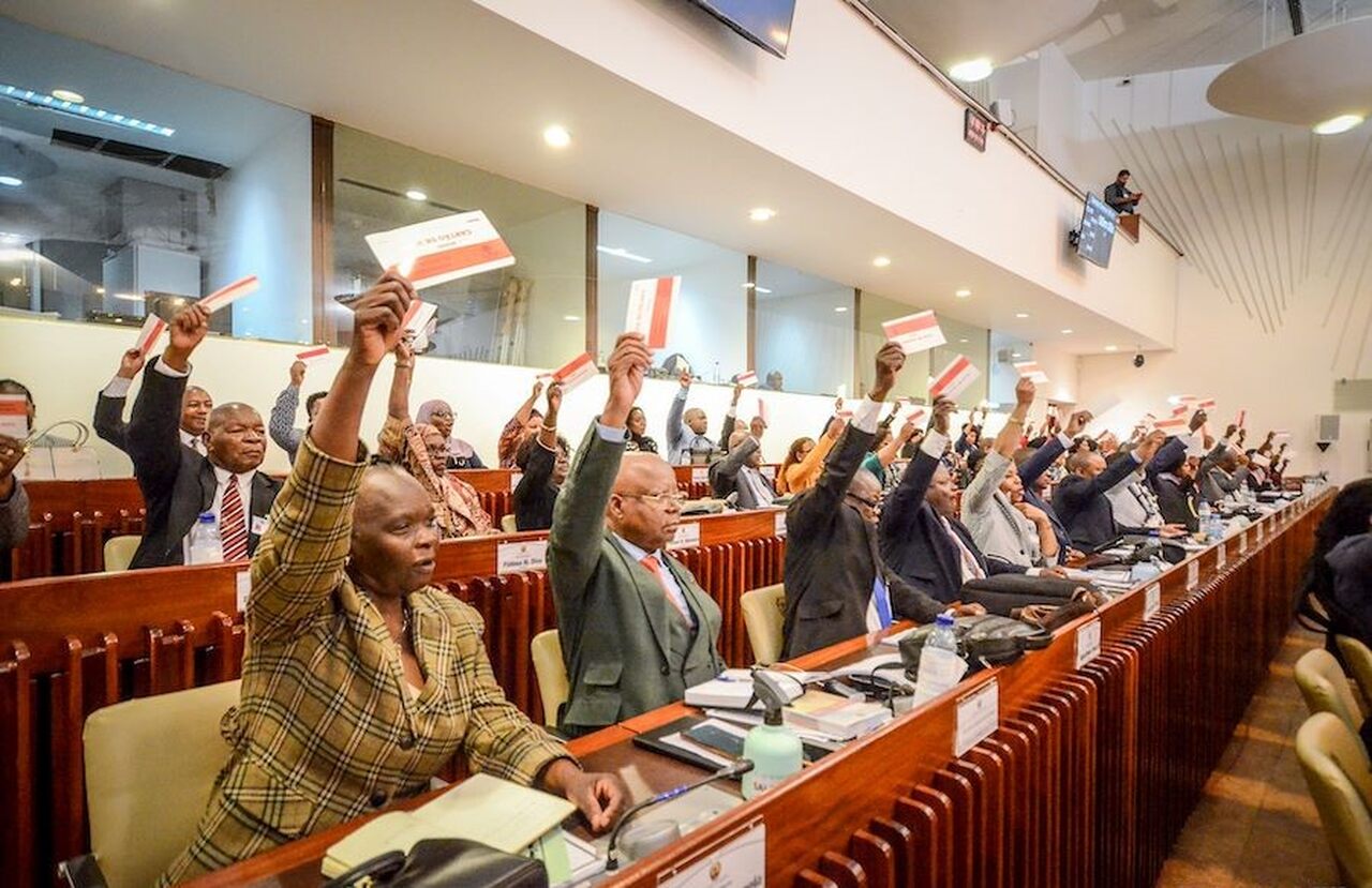 Parlamento aprova pesoe 2026 com défice de 113 mil milhões