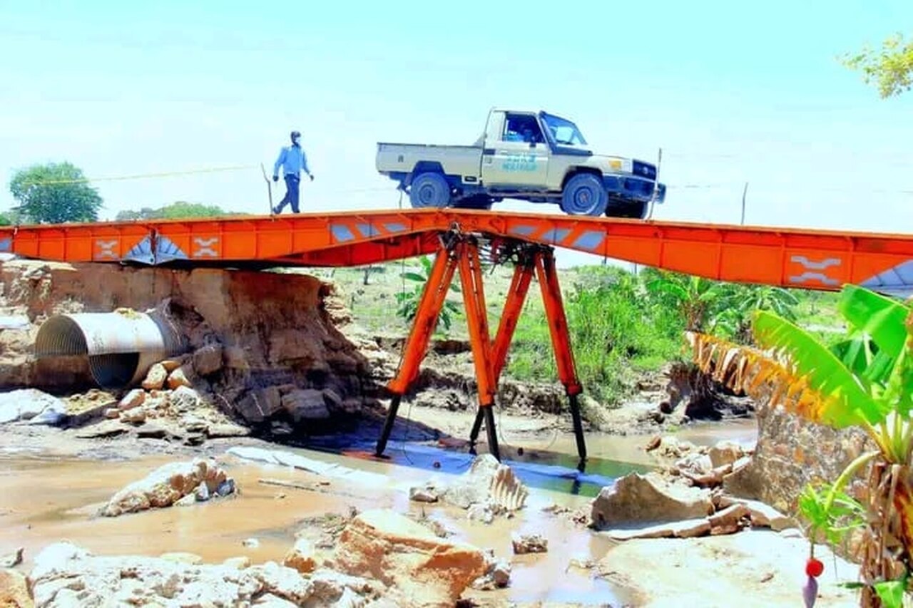Cheias expõem ausência de pontes metálicas e levantam suspeitas de