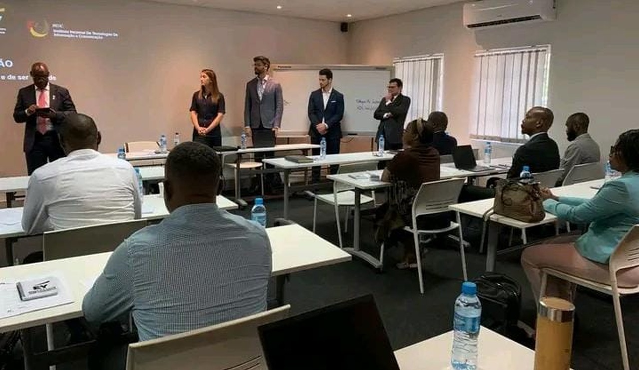 INTIC capacita técnicos para aplicação de novo regulamento dos centros