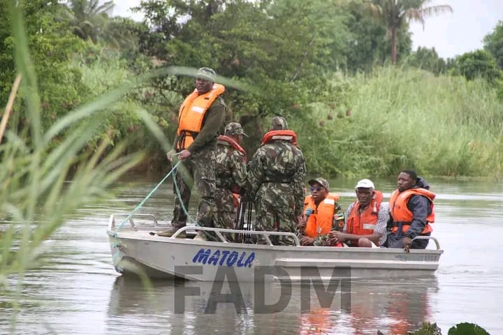 Militares asseguram travessia no rio Umbeluzi após ponteca transbordar