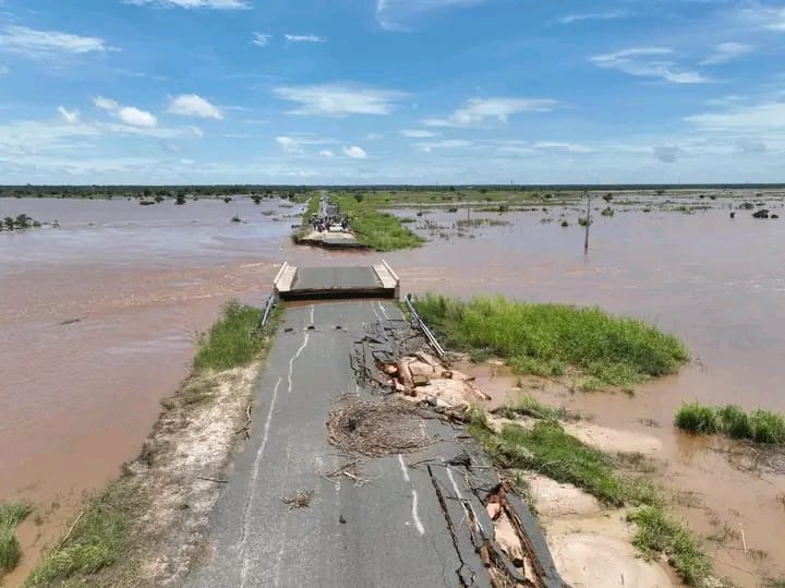 Ministro dos Transportes e Logística anuncia esforços para repor estradas