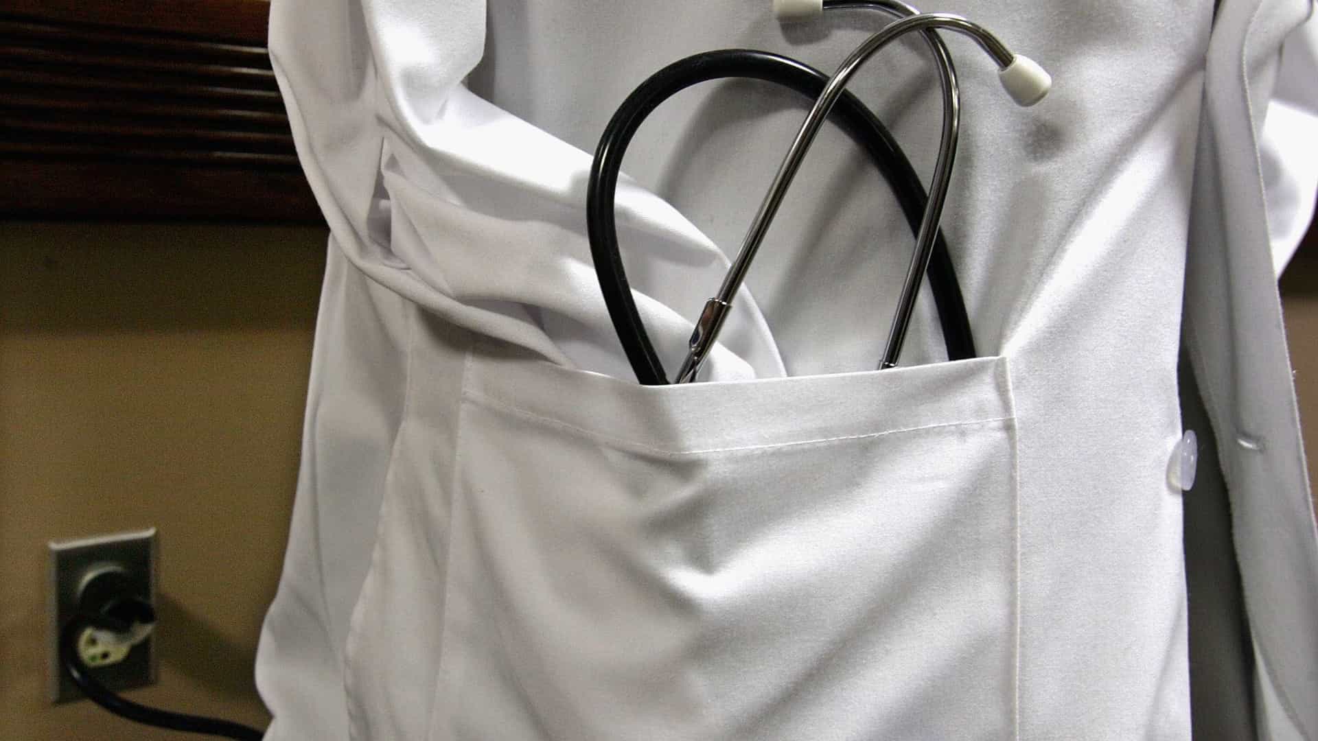 Ordem dos Médicos levanta suspensão de inscrição a graduados da