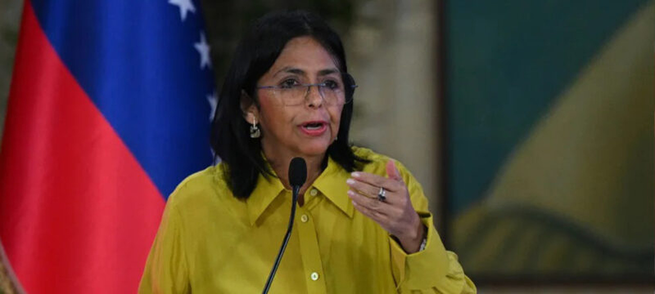 Presidente interina da Venezuela cria comissão para libertação de Maduro