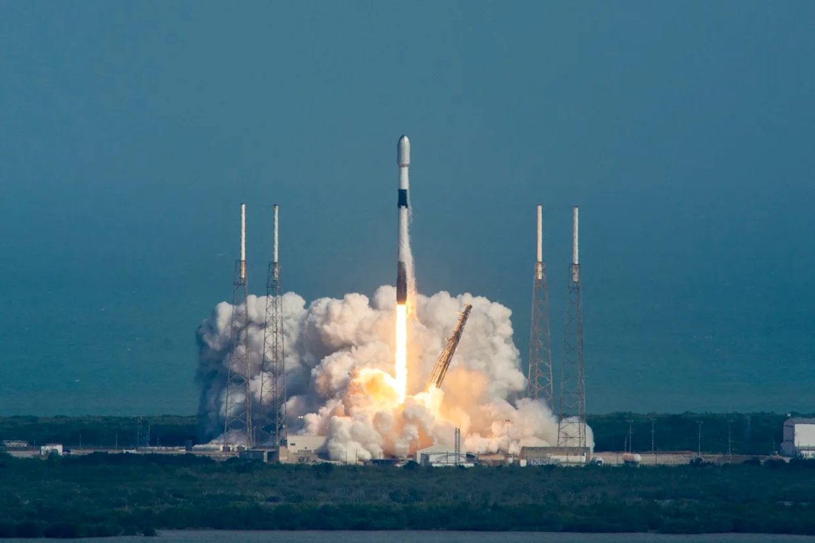 Starlink, de Elon Musk, autorizada a enviar mais 7.500 satélites