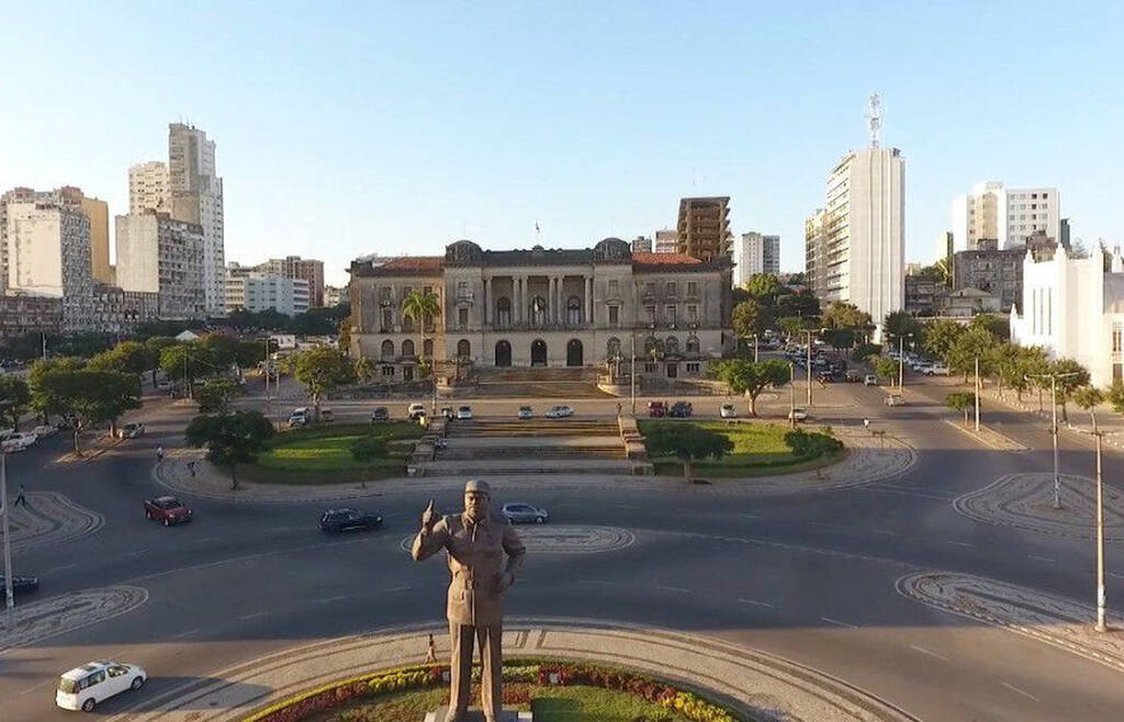 Funcionários denunciam suposto recrutamento de afilhados e irmãos da igreja