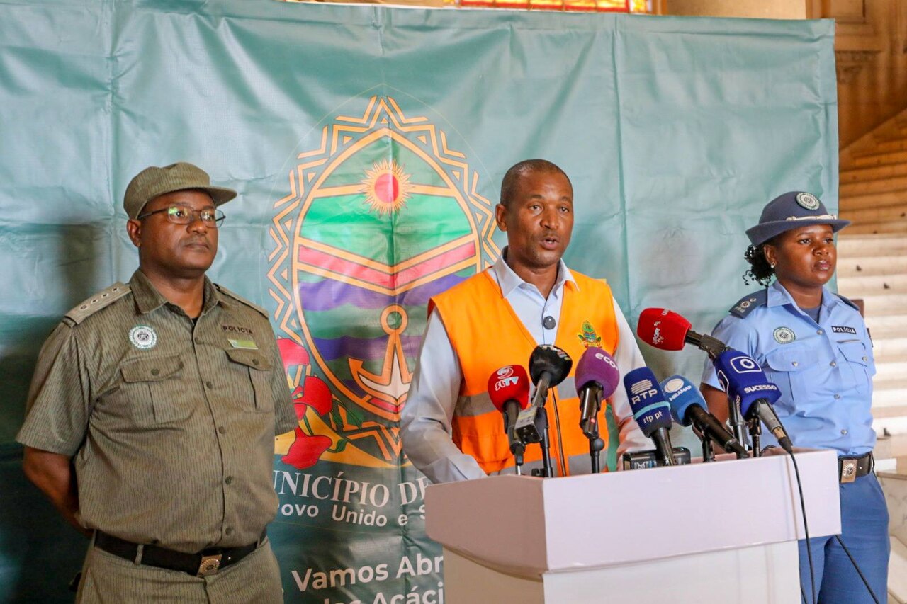 Maputo proíbe venda e consumo de bebidas alcoólicas na praia