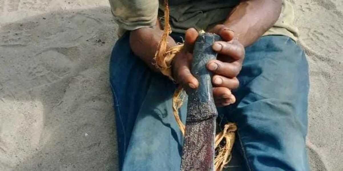 Padrasto tira a vida a menor de seis anos em