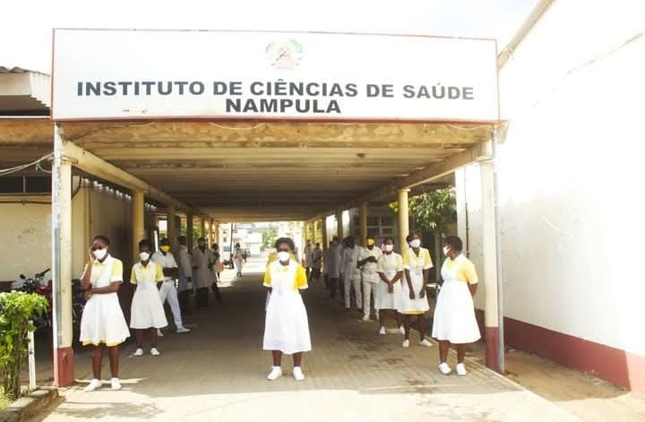 Preenchimento obrigatório de fichas da Frelimo preocupa formandos do ICS