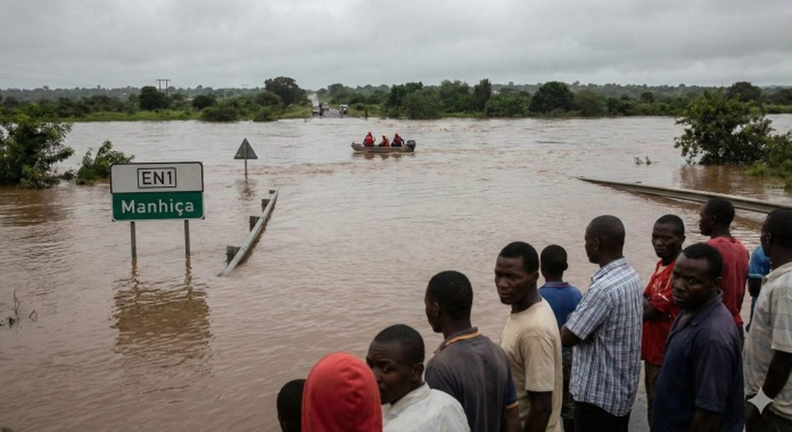 Presidente da Rotary Club promete apoio humanitário para vítimas das