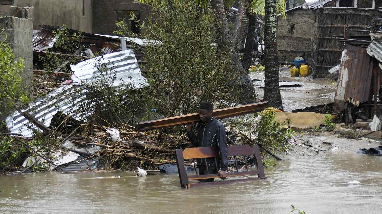 Tempestade tropical Gezani vai permanecer durante meio nas zonas previstas
