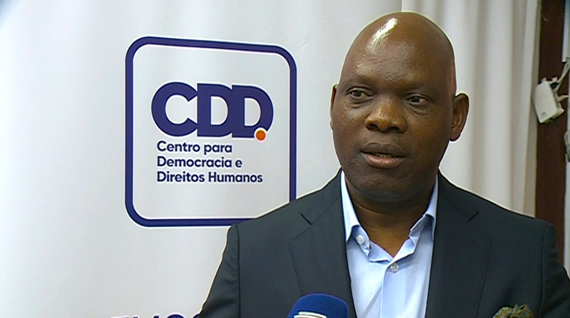 Adriano Nuvunga critica apelo presidencial a contribuições para escolas e