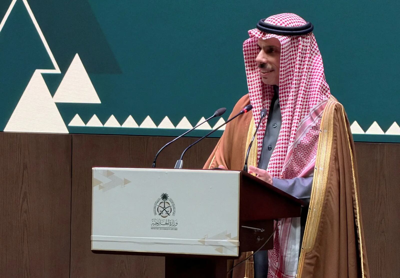 Arábia Saudita ameaça Irão com uma resposta militar
