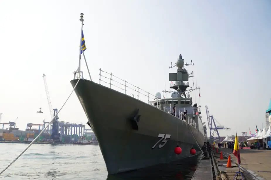 Cerca de 140 desaparecidos após navio de guerra iraniano afundar‑se