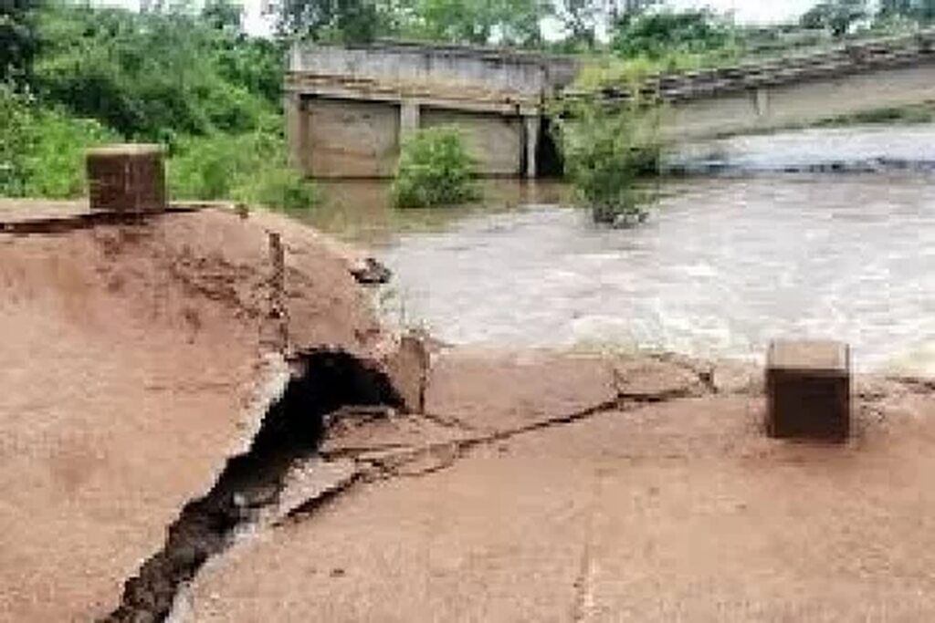 Chuvas intensas provocam novo corte na estrada Memba – Nacala Velha