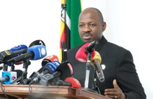 Governo garante 13.º salário ao segundo grupo de funcionários até à próxima semana Governo garante 13.º salário ao segundo grupo de funcionários até