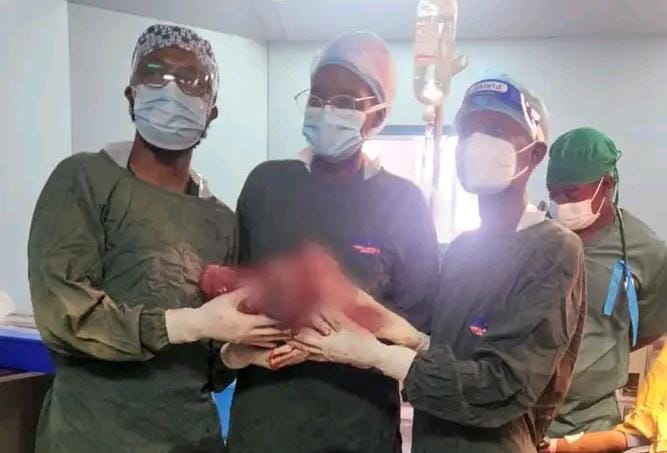 Hospital Central de Quelimane remove tumor de 8 quilos e