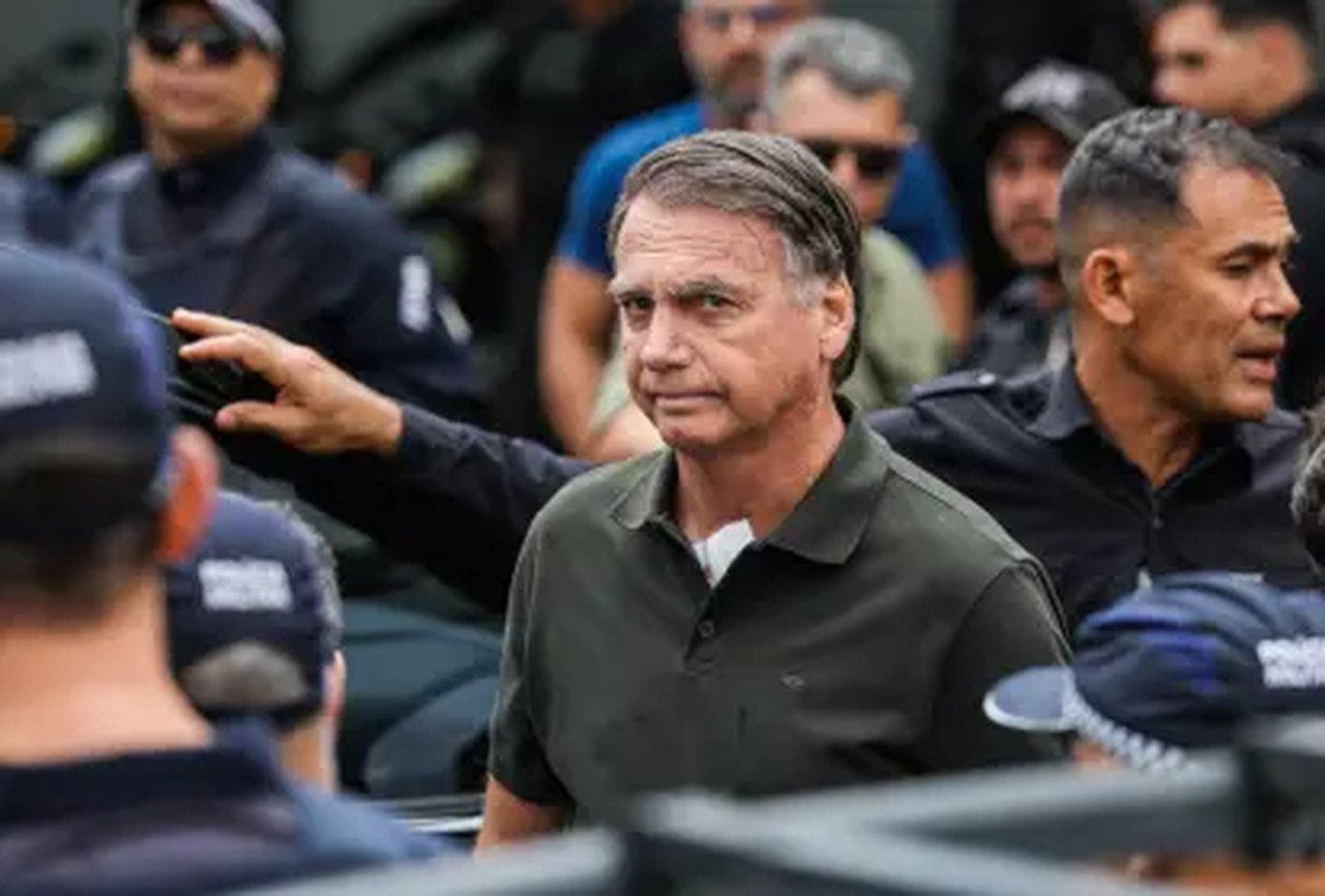 Jair Bolsonaro sai dos cuidados intensivos