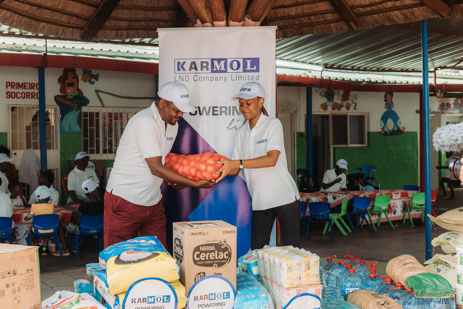 KARMOL Moçambique estende a mão a crianças em situação de