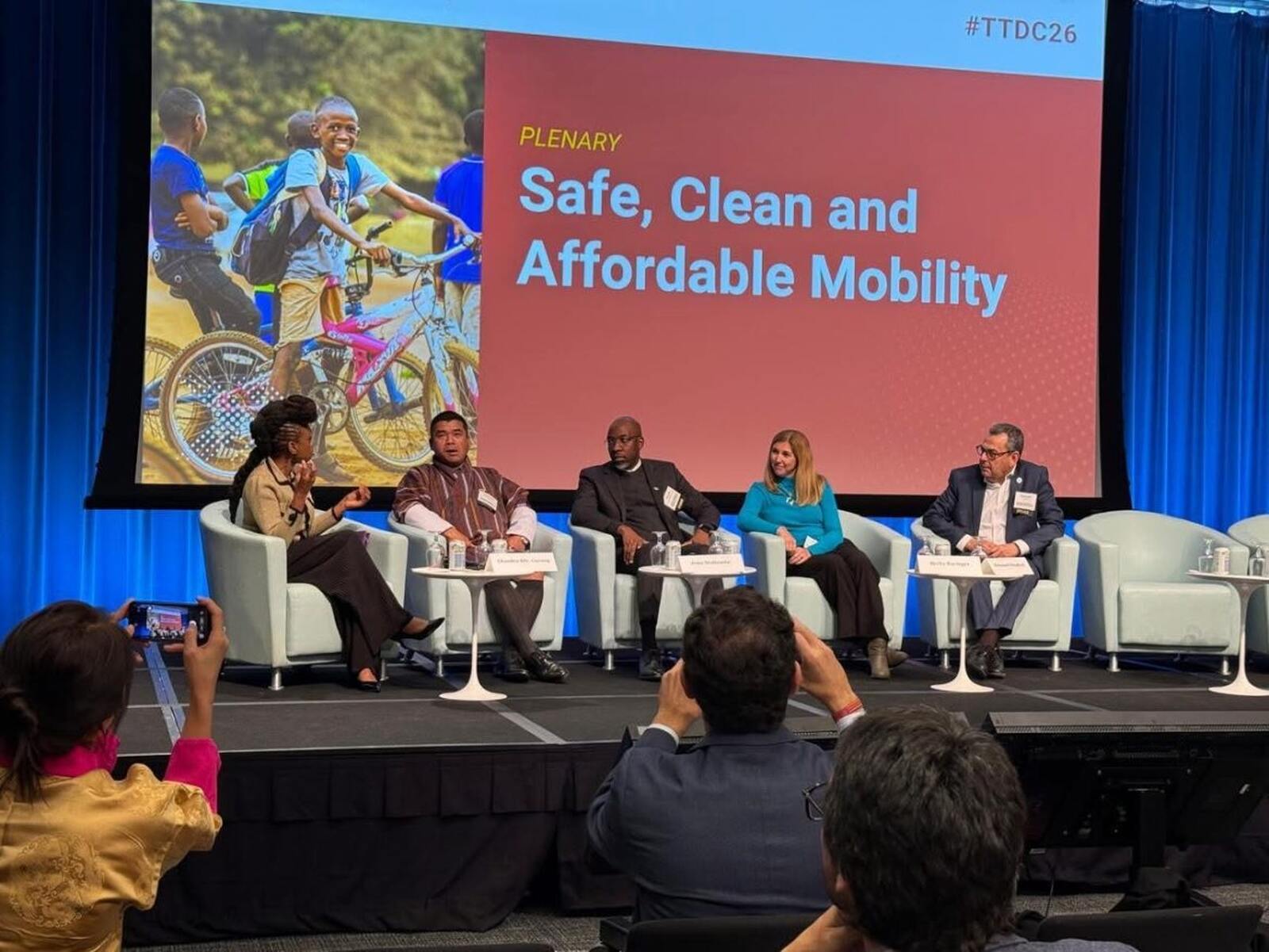 Moçambique busca soluções de transporte sustentável em Washington